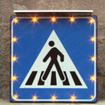 SOLAR TRAFFIC 60CM SINGLE SIDE 8MM
