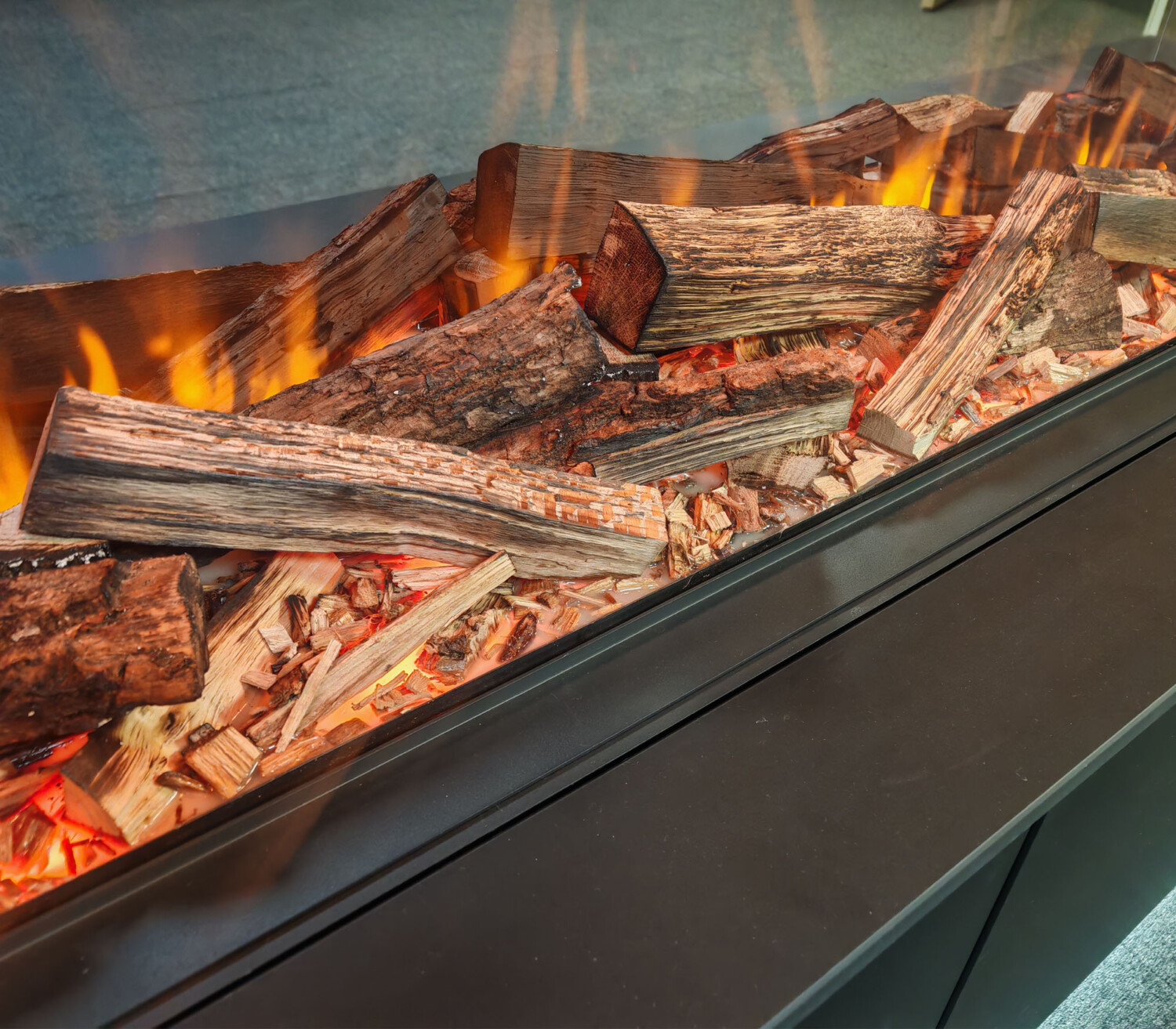 Close-up of the artisan-crafted Heritage oak resin logs